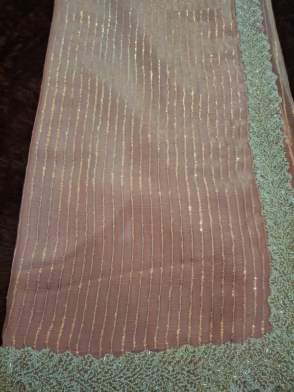 Pink_Metallic_Stripe_Lace_Edge_Table_Runner