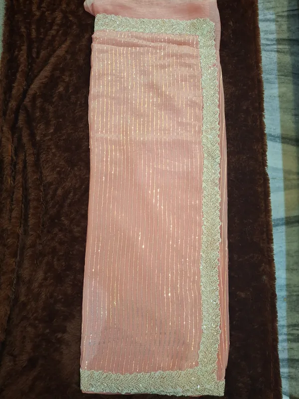 Pink_Metallic_Stripe_Lace_Edge_Table_Runner