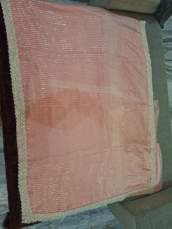 Pink_Metallic_Stripe_Lace_Edge_Table_Runner