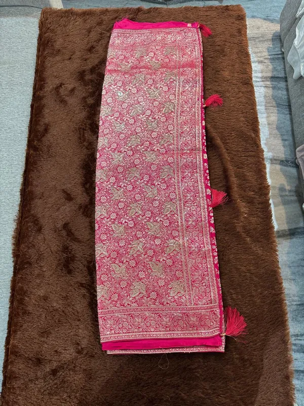 Pink_Woven_Floral_Saree_for_Women