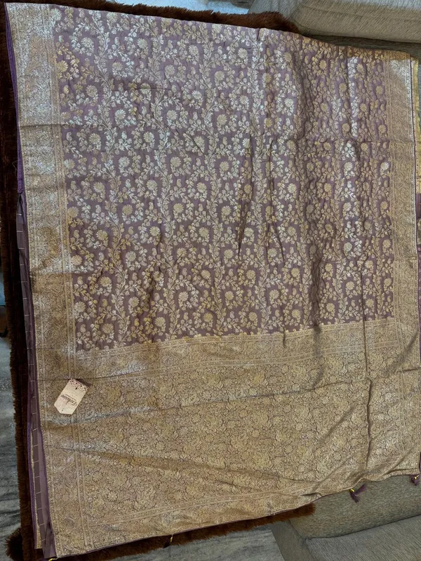 Lavender_Silk_Floral_Zari_Saree_for_Women