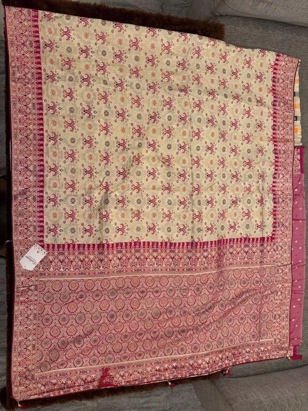 Beige_Pink_Printed_Saree_For_Women