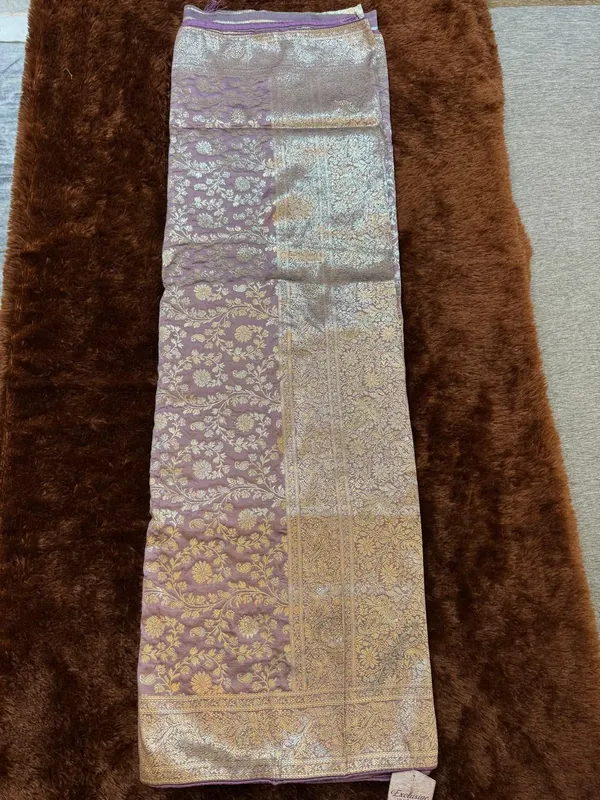 Lavender_Silk_Floral_Zari_Saree_for_Women