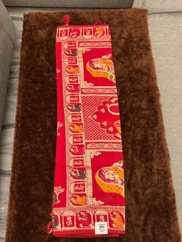 Red_Traditional_Print_Saree_for_Women