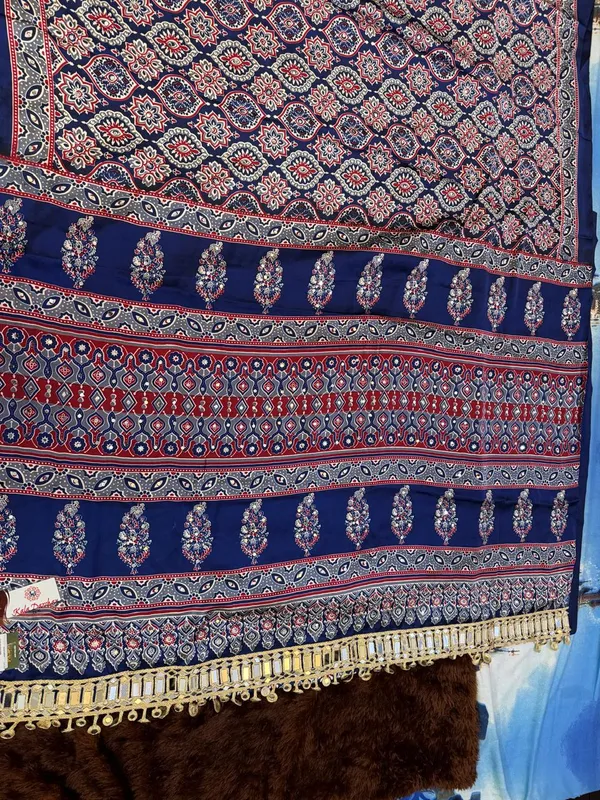 Navy_Blue_Printed_Saree_for_Women