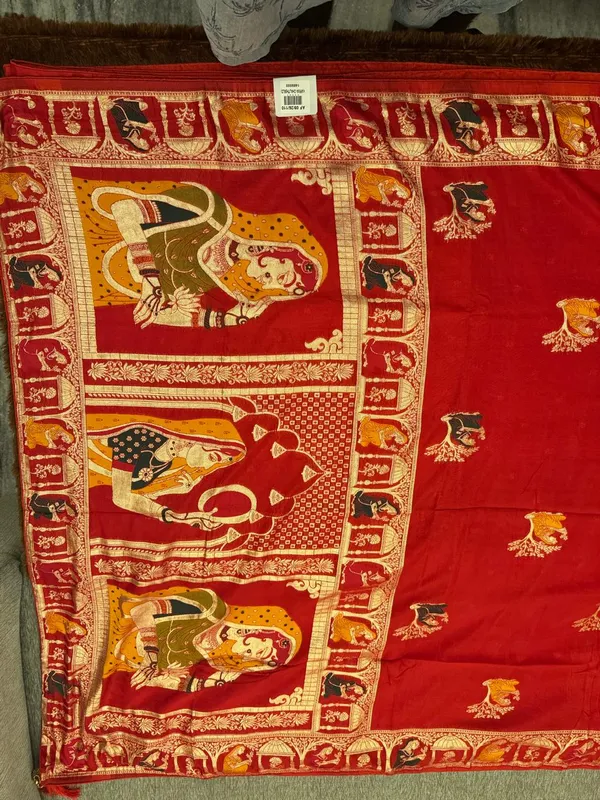 Red_Traditional_Print_Saree_for_Women