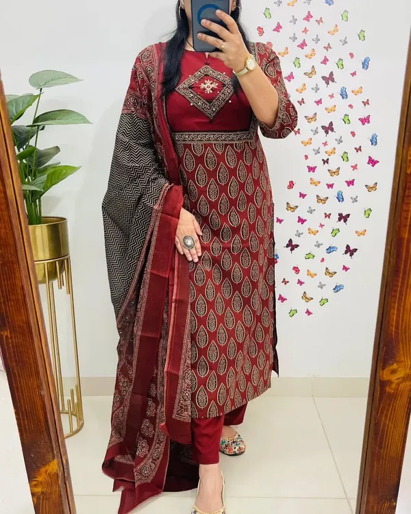 Maroon_Printed_Kurta_Set_With_Dupatta_for_Women
