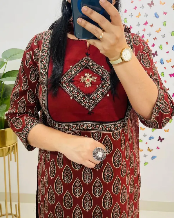 Maroon_Printed_Kurta_Set_With_Dupatta_for_Women