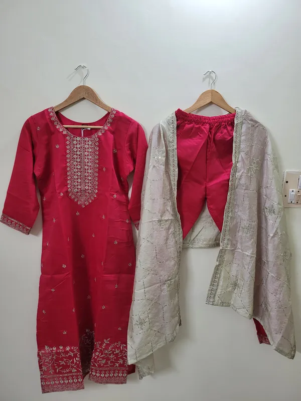 Pink_Mal_Chanderi_Embroidered_Straight_Salwar_Suit_Set_For_Women