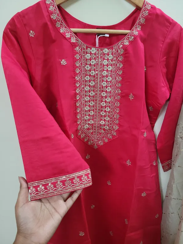 Pink_Mal_Chanderi_Embroidered_Straight_Salwar_Suit_Set_For_Women
