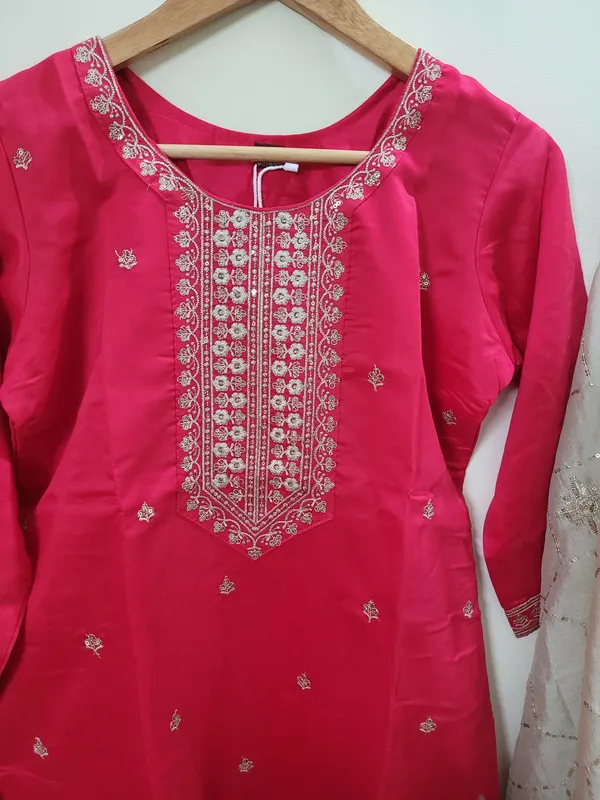 Pink_Mal_Chanderi_Embroidered_Straight_Salwar_Suit_Set_For_Women