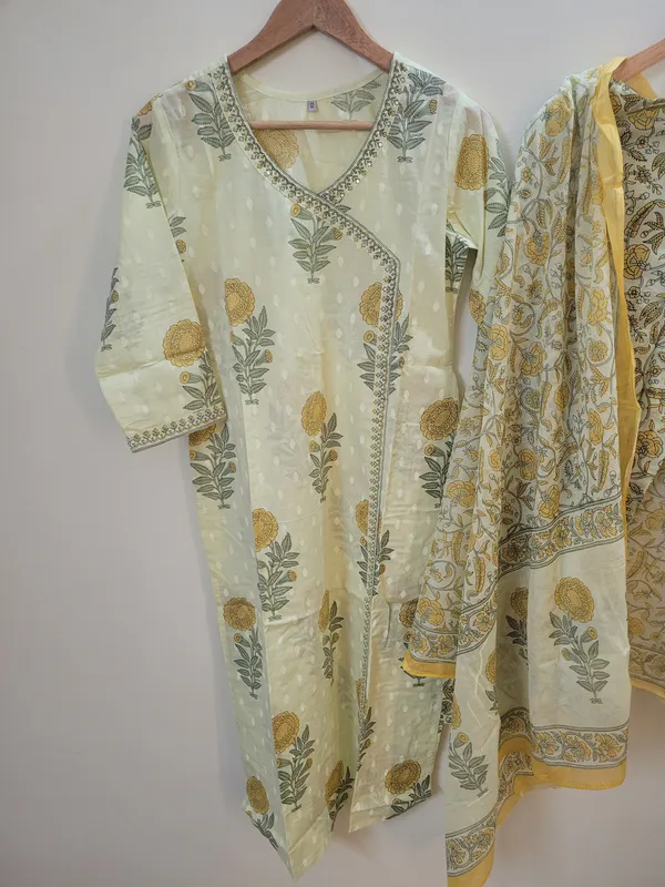 Cream_Pure_Cotton_Floral_Print_Straight_Kurta_For_Women