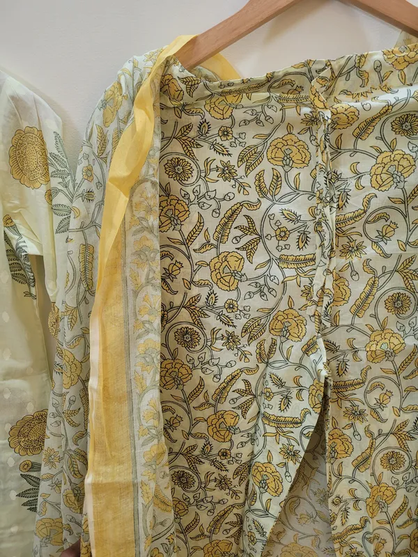 Cream_Pure_Cotton_Floral_Print_Straight_Kurta_For_Women