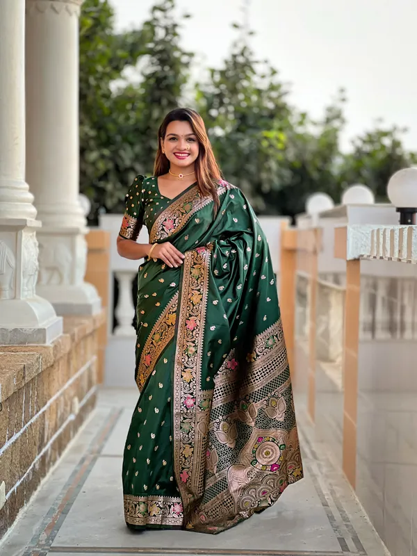 FLUIT_LESVETEMENTS_Printed_Banarasi_Silk_Blend_Saree_with_Unstitched_Blouse_(Green,_Blue)
