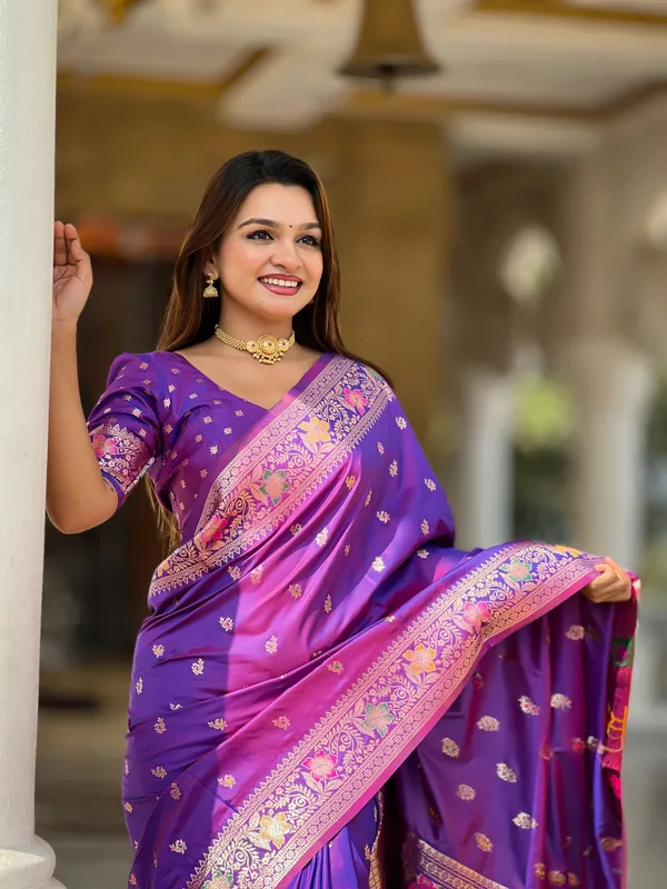FLUIT_LESVETEMENTS_Printed_Banarasi_Silk_Blend_Saree_with_Unstitched_Blouse_(Purple)