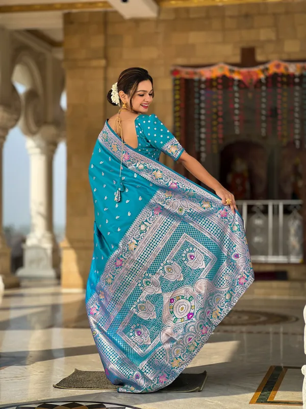 FLUIT_LESVETEMENTS_Printed_Banarasi_Silk_Blend_Saree_with_Unstitched_Blouse_(Light_Blue)