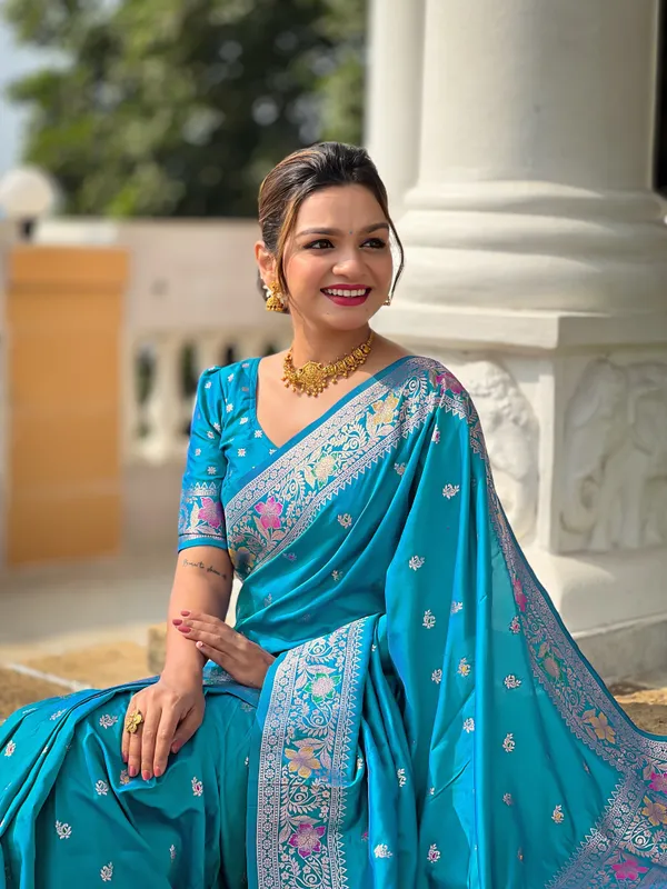FLUIT_LESVETEMENTS_Printed_Banarasi_Silk_Blend_Saree_with_Unstitched_Blouse_(Light_Blue)