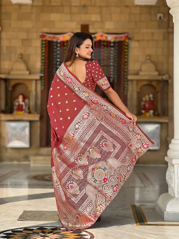 FLUIT_LESVETEMENTS_Printed_Banarasi_Silk_Blend_Saree_with_Unstitched_Blouse_(Pink)