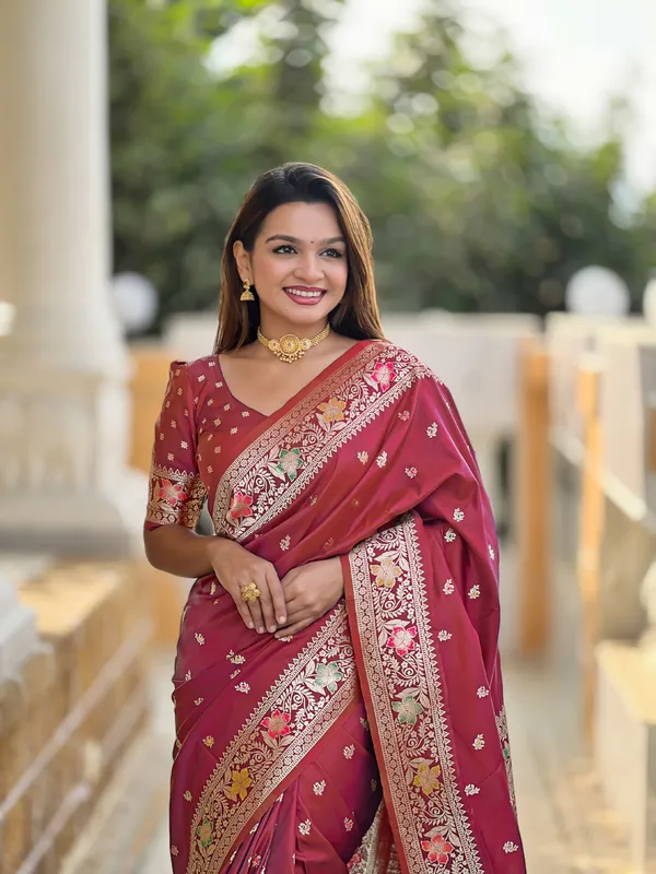 FLUIT_LESVETEMENTS_Printed_Banarasi_Silk_Blend_Saree_with_Unstitched_Blouse_(Pink)