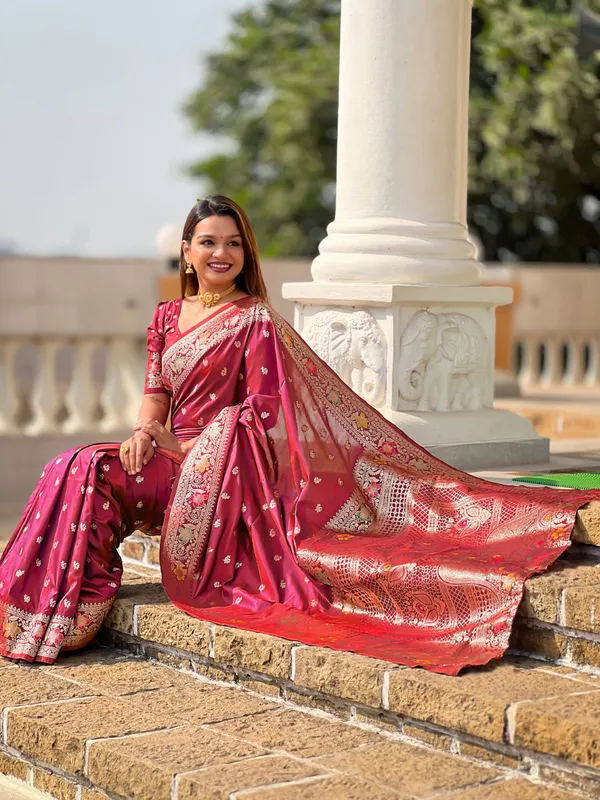 FLUIT_LESVETEMENTS_Printed_Banarasi_Silk_Blend_Saree_with_Unstitched_Blouse_(Pink)