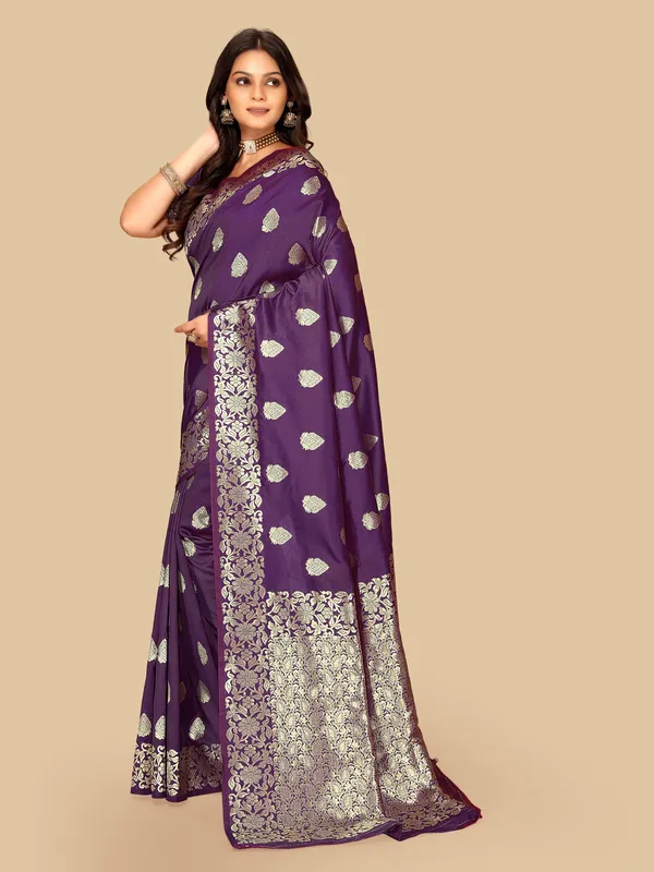 FLUIT_LESVETEMENTS_Floral_Print_Banarasi_Silk_Blend_Saree_with_Unstitched_Blouse_(Purple)
