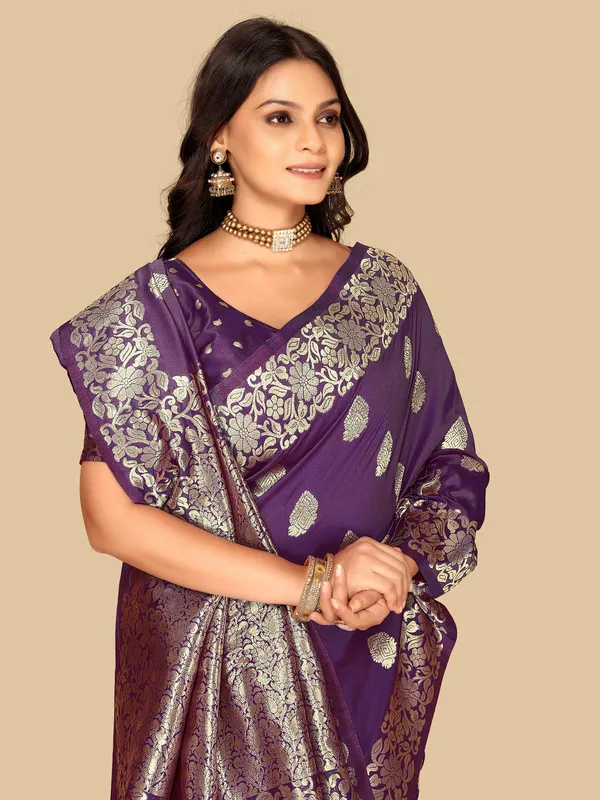 FLUIT_LESVETEMENTS_Floral_Print_Banarasi_Silk_Blend_Saree_with_Unstitched_Blouse_(Purple)