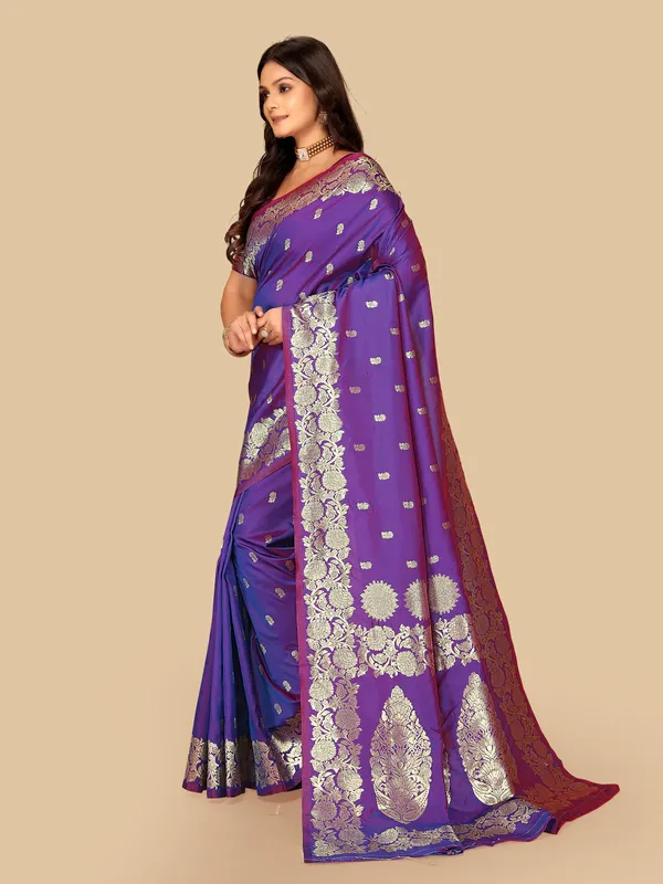 FLUIT_LESVETEMENTS_Floral_Print_Banarasi_Silk_Blend_Saree_with_Unstitched_Blouse_(Purple)