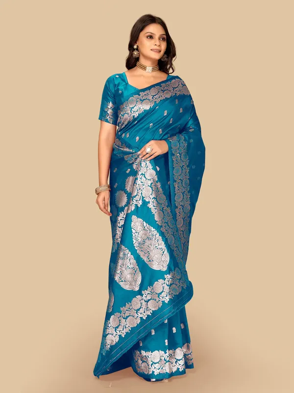 FLUIT_LESVETEMENTS_Floral_Print_Banarasi_Silk_Blend_Saree_with_Unstitched_Blouse_(Light_Blue)