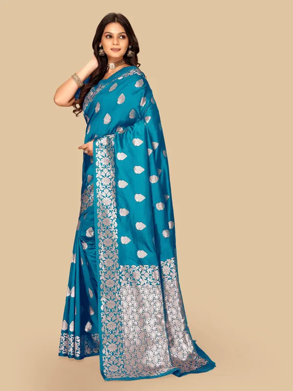FLUIT_LESVETEMENTS_Floral_Print_Banarasi_Silk_Blend_Saree_with_Unstitched_Blouse_(Light_Blue)