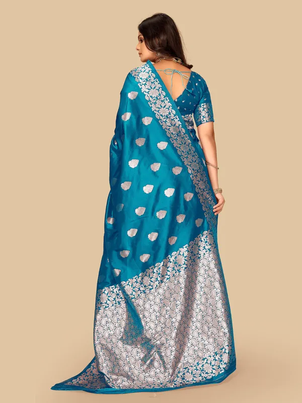 FLUIT_LESVETEMENTS_Floral_Print_Banarasi_Silk_Blend_Saree_with_Unstitched_Blouse_(Light_Blue)
