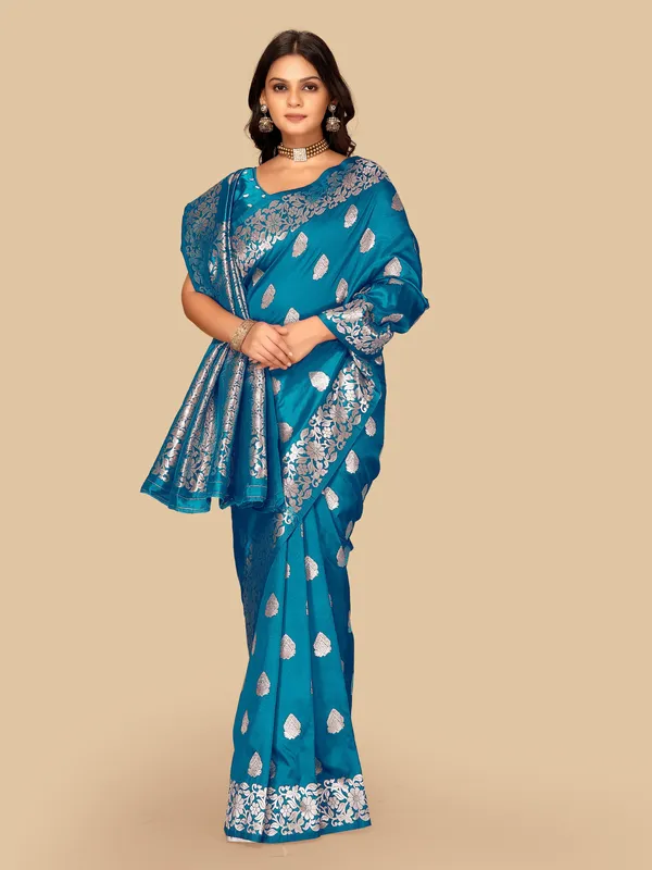FLUIT_LESVETEMENTS_Floral_Print_Banarasi_Silk_Blend_Saree_with_Unstitched_Blouse_(Light_Blue)