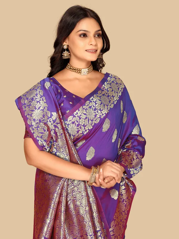 FLUIT_LESVETEMENTS_Floral_Print_Banarasi_Silk_Blend_Saree_with_Unstitched_Blouse_(Purple)