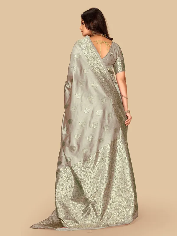 FLUIT_LESVETEMENTS_Floral_Print_Banarasi_Silk_Blend_Saree_with_Unstitched_Blouse_(Cream)