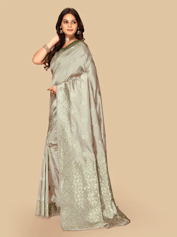 FLUIT_LESVETEMENTS_Floral_Print_Banarasi_Silk_Blend_Saree_with_Unstitched_Blouse_(Cream)