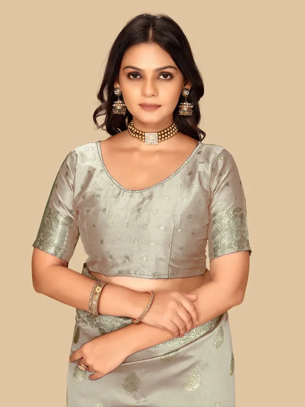 FLUIT_LESVETEMENTS_Floral_Print_Banarasi_Silk_Blend_Saree_with_Unstitched_Blouse_(Cream)
