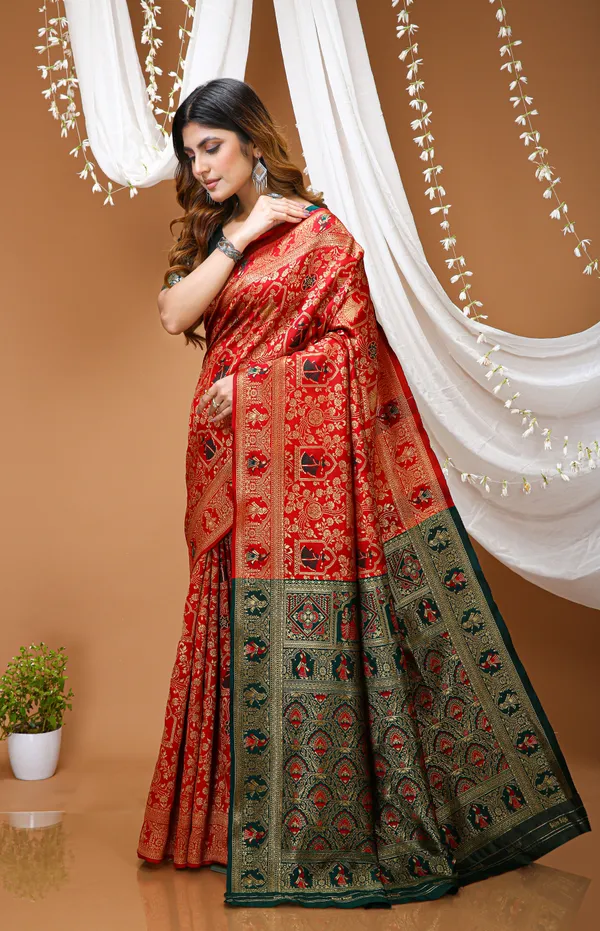 FLUIT_LESVETEMENTS_Woven_Banarasi_Pure_Silk_Saree_with_Unstitched_Blouse_(Red)