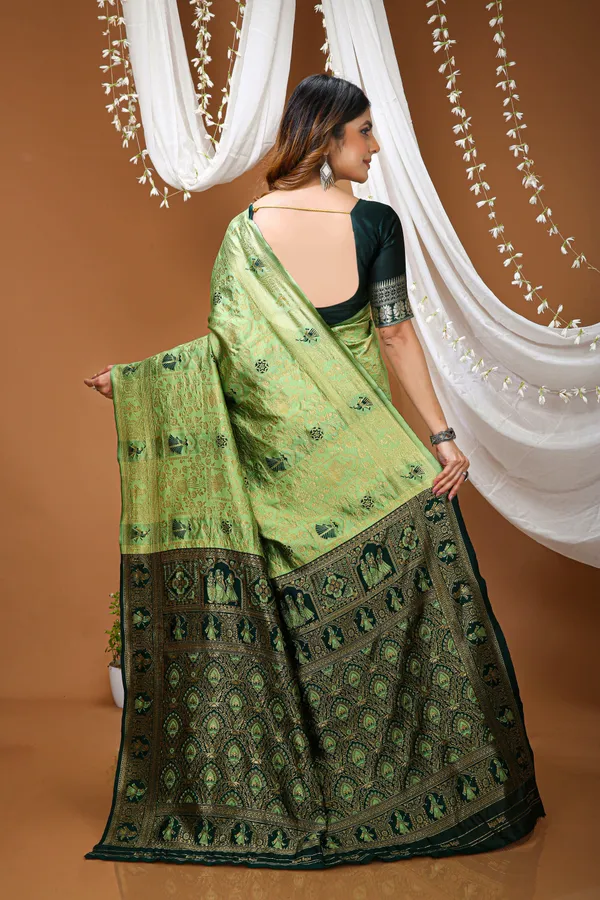 FLUIT_LESVETEMENTS_Woven_Banarasi_Pure_Silk_Saree_with_Unstitched_Blouse_(Green)
