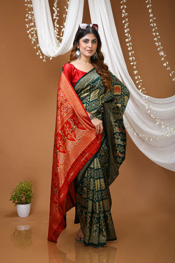 FLUIT_LESVETEMENTS_Color_Block_Banarasi_Pure_Silk_Saree_with_Unstitched_Blouse_(Dark_Green)