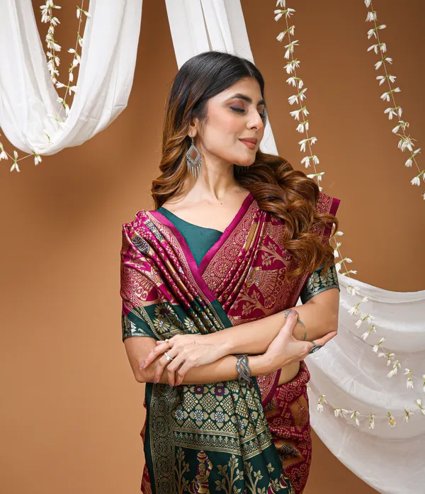 Block_Banarasi_Pure_Silk_Saree_With_Unstitched_Blouse_Magenta
