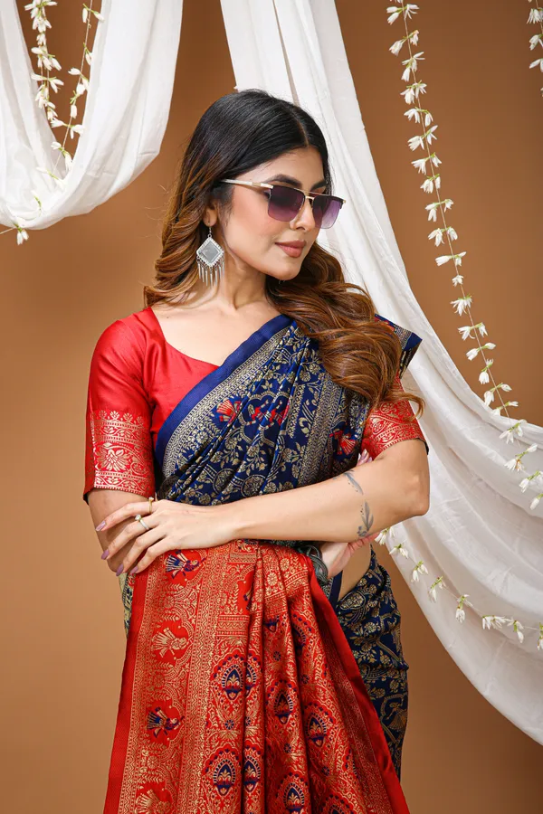 FLUIT_LESVETEMENTS_Woven_Banarasi_Pure_Silk_Saree_with_Unstitched_Blouse_(Dark_Blue)
