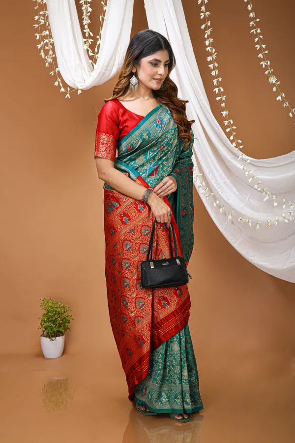 FLUIT_LESVETEMENTS_Woven_Banarasi_Pure_Silk_Saree_with_Unstitched_Blouse_(Green)