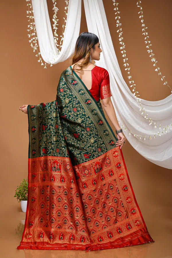 FLUIT_LESVETEMENTS_Woven_Banarasi_Pure_Silk_Saree_with_Unstitched_Blouse_(Dark_Green)