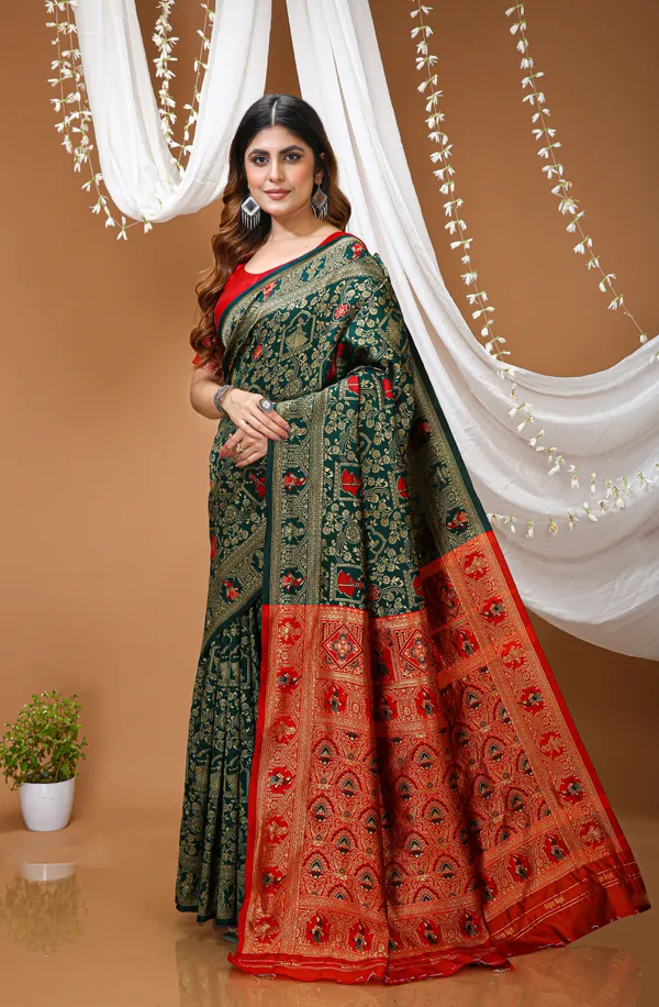 FLUIT_LESVETEMENTS_Woven_Banarasi_Pure_Silk_Saree_with_Unstitched_Blouse_(Dark_Green)