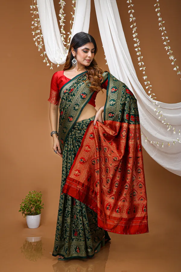 FLUIT_LESVETEMENTS_Woven_Banarasi_Pure_Silk_Saree_with_Unstitched_Blouse_(Dark_Green)