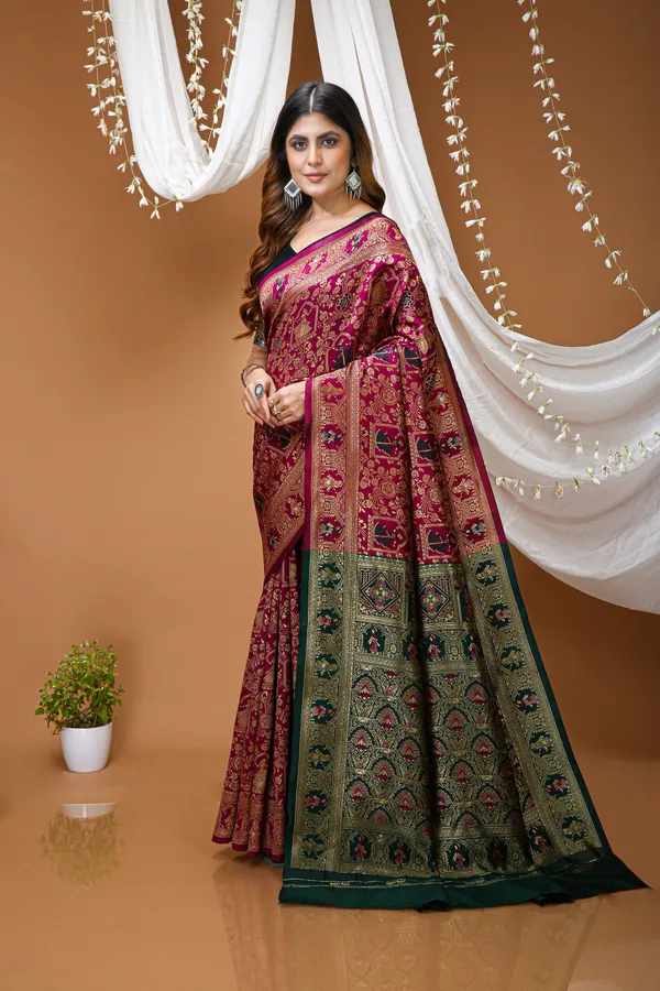 FLUIT_LESVETEMENTS_Woven_Banarasi_Pure_Silk_Saree_with_Unstitched_Blouse_(Magenta)