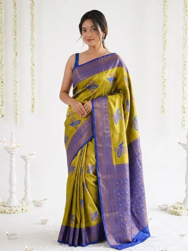 FLUIT_LESVETEMENTS_Animal_Print_Banarasi_Pure_Silk_Saree_with_Unstitched_Blouse_(Dark_Green)