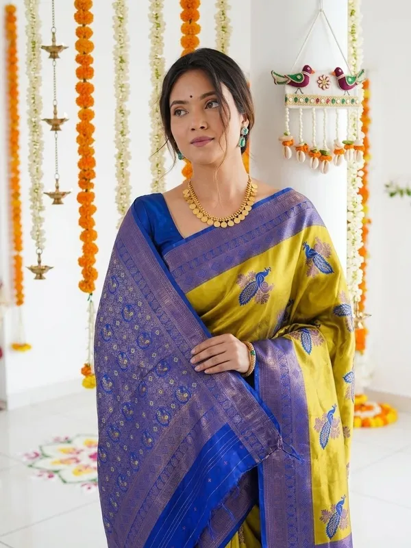 FLUIT_LESVETEMENTS_Animal_Print_Banarasi_Pure_Silk_Saree_with_Unstitched_Blouse_(Dark_Green)