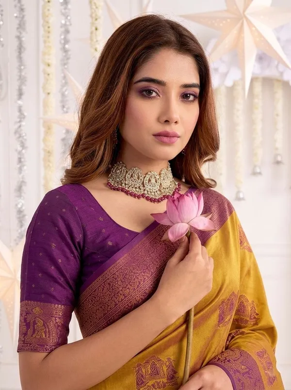 FLUIT_LESVETEMENTS_Woven_Banarasi_Pure_Silk_Saree_with_Unstitched_Blouse_(Gold)