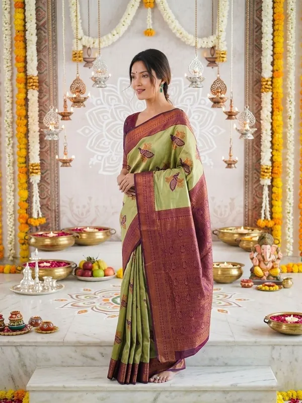 FLUIT_LESVETEMENTS_Animal_Print_Banarasi_Pure_Silk_Saree_with_Unstitched_Blouse_(Light_Green)