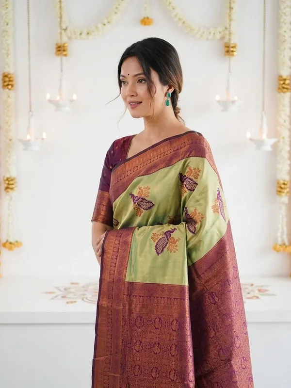 FLUIT_LESVETEMENTS_Animal_Print_Banarasi_Pure_Silk_Saree_with_Unstitched_Blouse_(Light_Green)